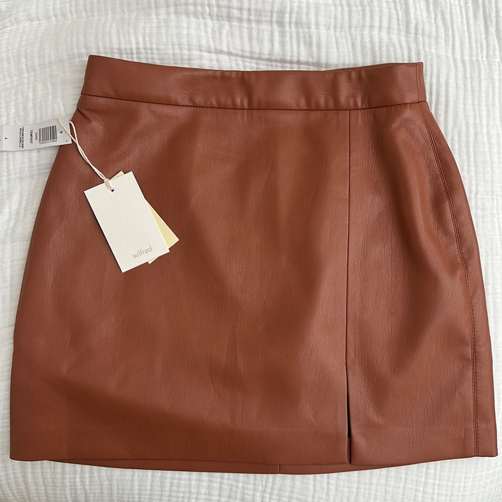 Aritzia vegan leather mini skirt with slit, Tempest, cinnamon brown, size 4, NWT